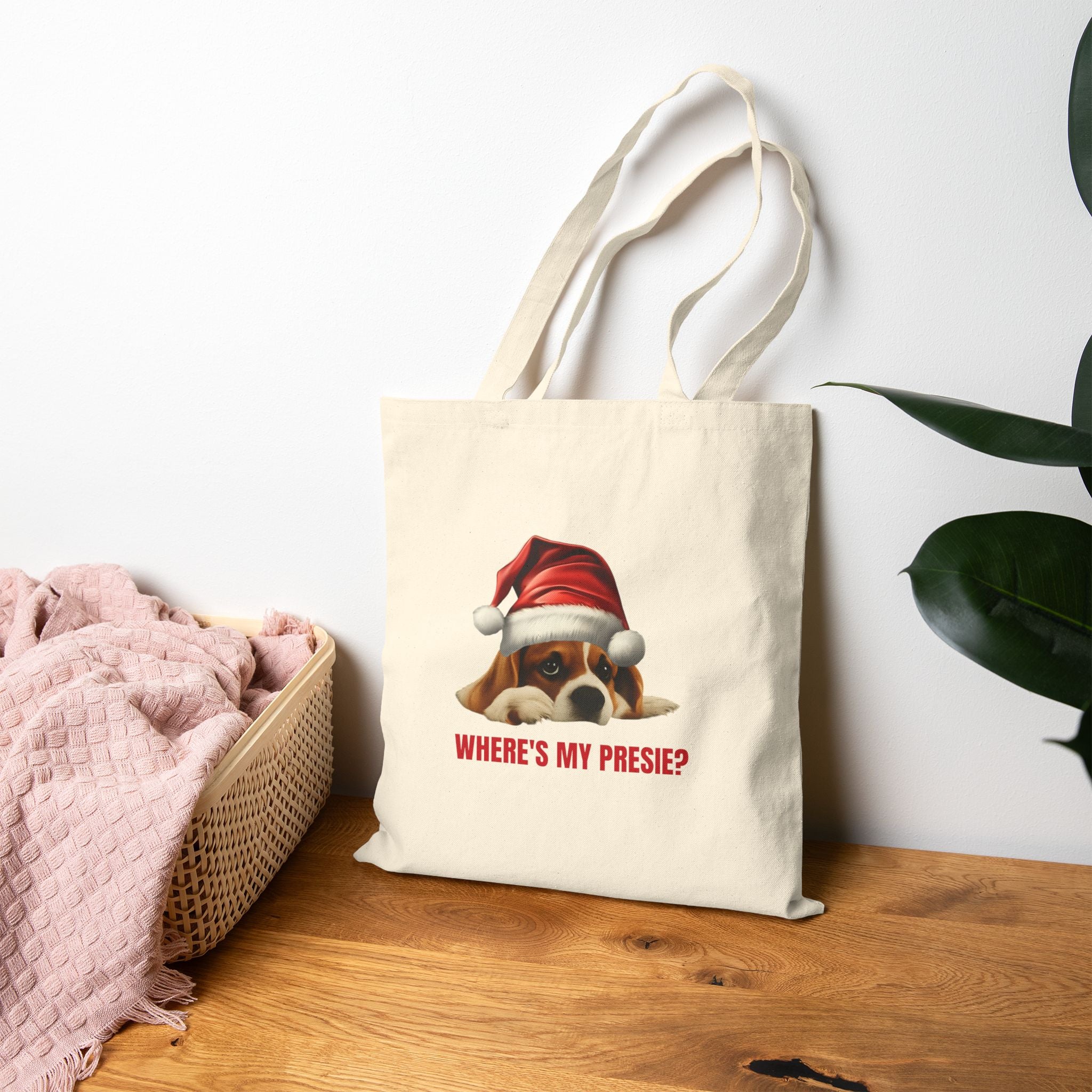 Santa Beagle / Where is my presie ?